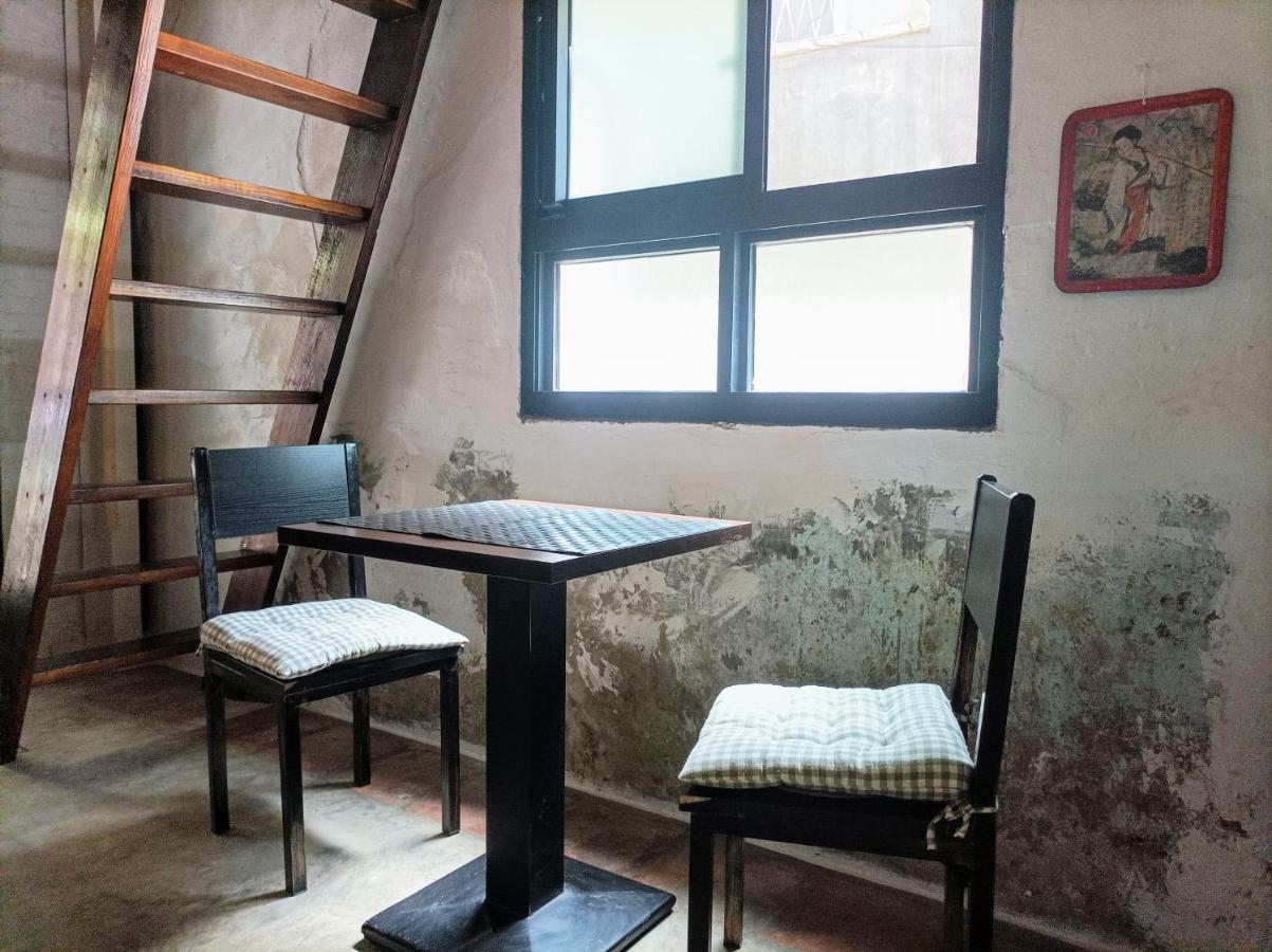 Historical Townhouse In City Center Tainan Eksteriør billede